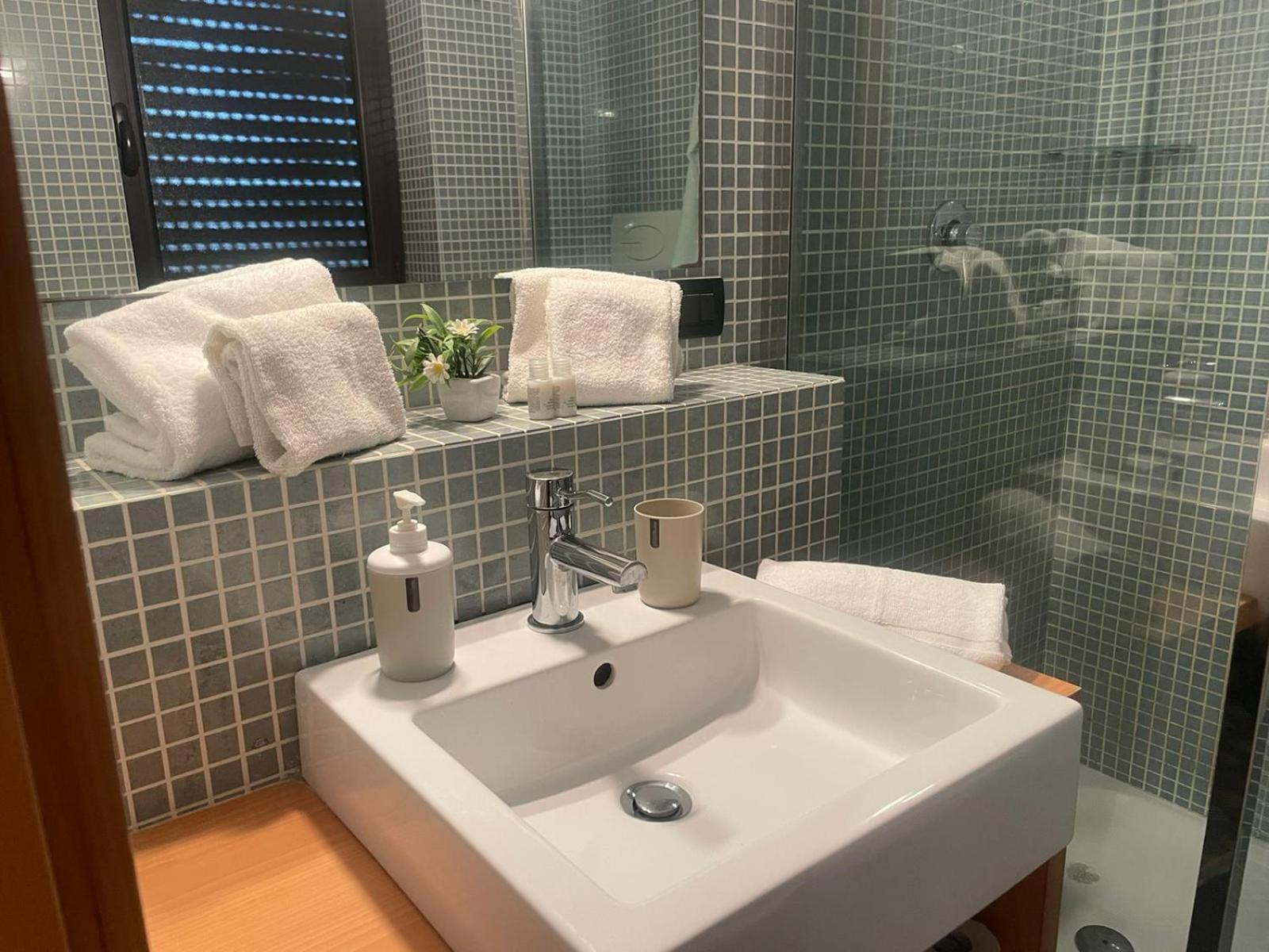 Garibaldi Sea Suites ตราปานี ภายนอก รูปภาพ
